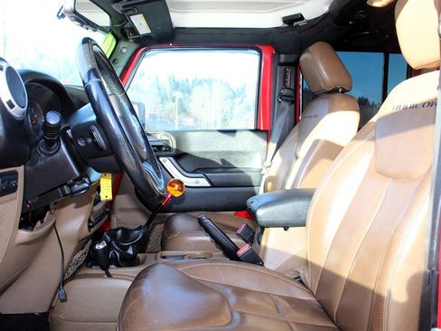 Used 2014 Jeep Wrangler Unlimited Rubicon w/ Max Tow Package image 10