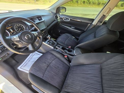Used 2019 Nissan Sentra SV FWD image 3