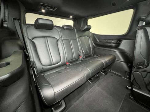 New 2026 Jeep Grand Wagoneer Limited image 9