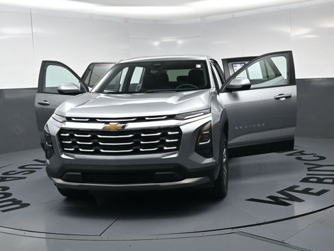Used 2026 Chevrolet Equinox LT FWD image 22