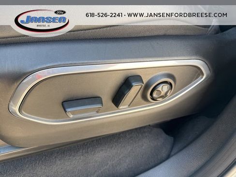 Used 2024 Jeep Wagoneer L Series II w/ Premium Group I image 15