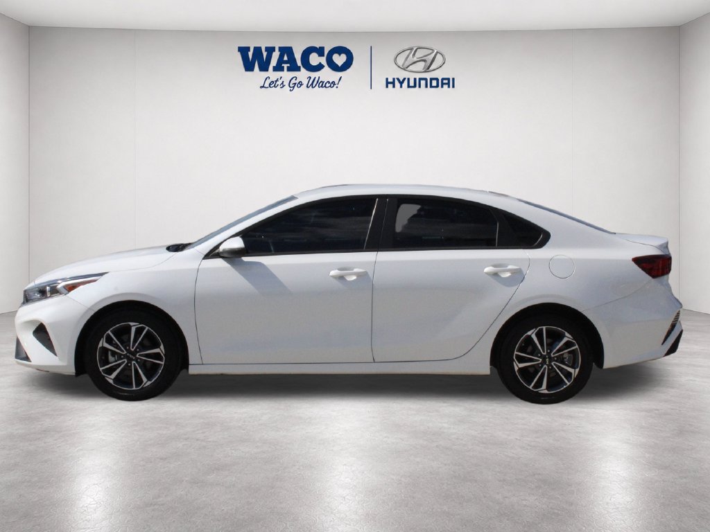 Used 2023 Kia Forte LXS w/ LXS Technology Package FWD image 5