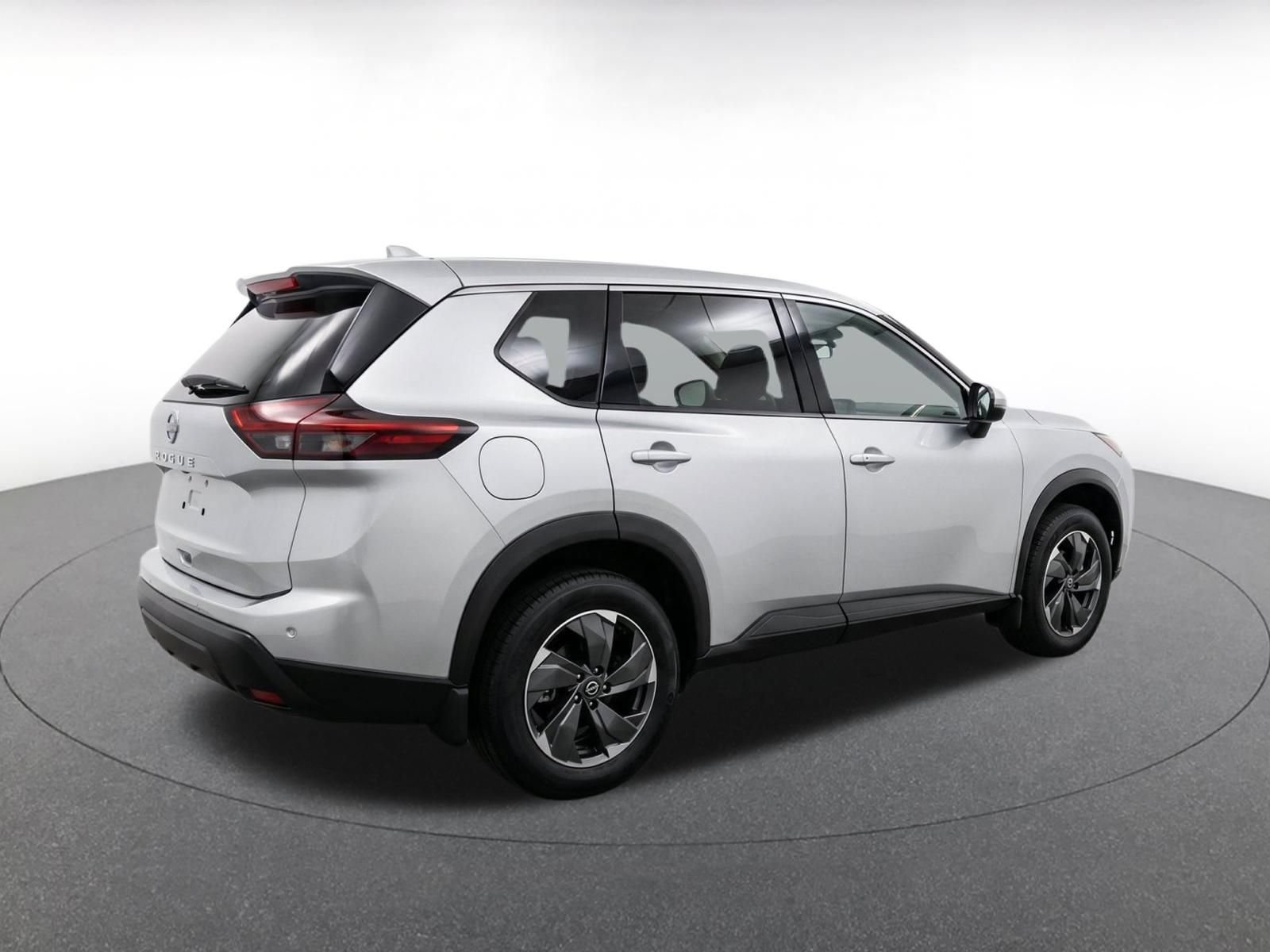Used 2025 Nissan Rogue SV AWD/4WD image 7