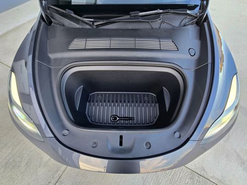 Used 2023 Tesla Model Y Long Range image 28