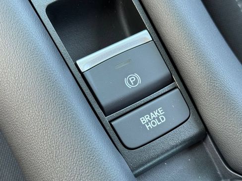 Used 2025 Honda HR-V LX image 26