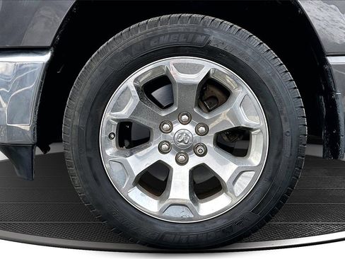 Used 2019 RAM 1500 Big Horn image 32