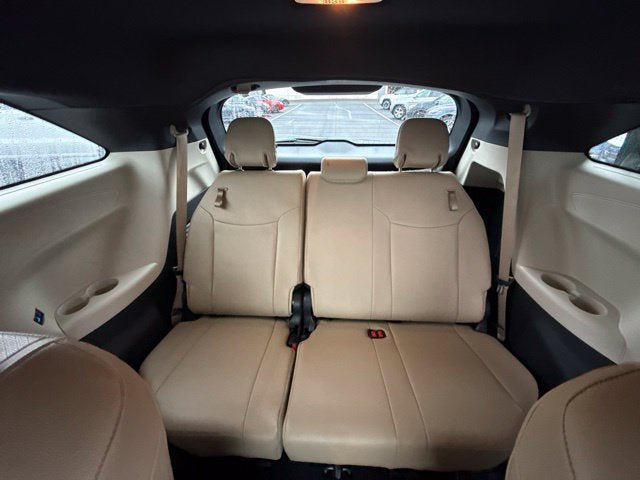 Used 2024 Toyota Sienna XLE AWD/4WD image 16