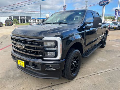 Used 2024 Ford F250 XLT w/ Black Appearance Package AWD/4WD image 7