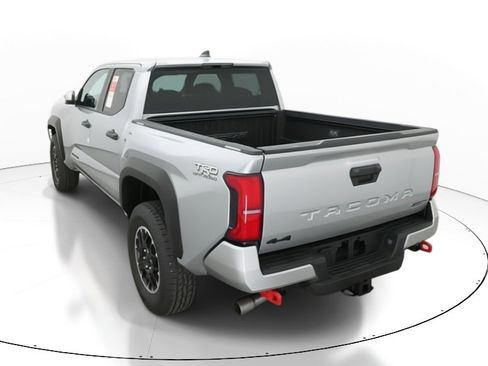 Certified 2025 Toyota Tacoma TRD Off-Road image 6