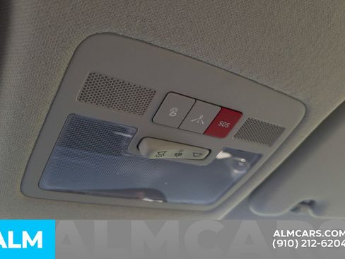 Used 2025 Hyundai Venue Limited image 30