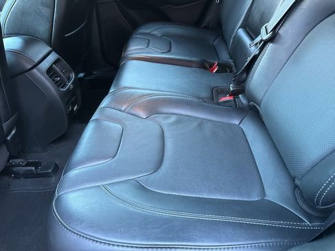 Used 2023 Jeep Cherokee Altitude Lux image 46