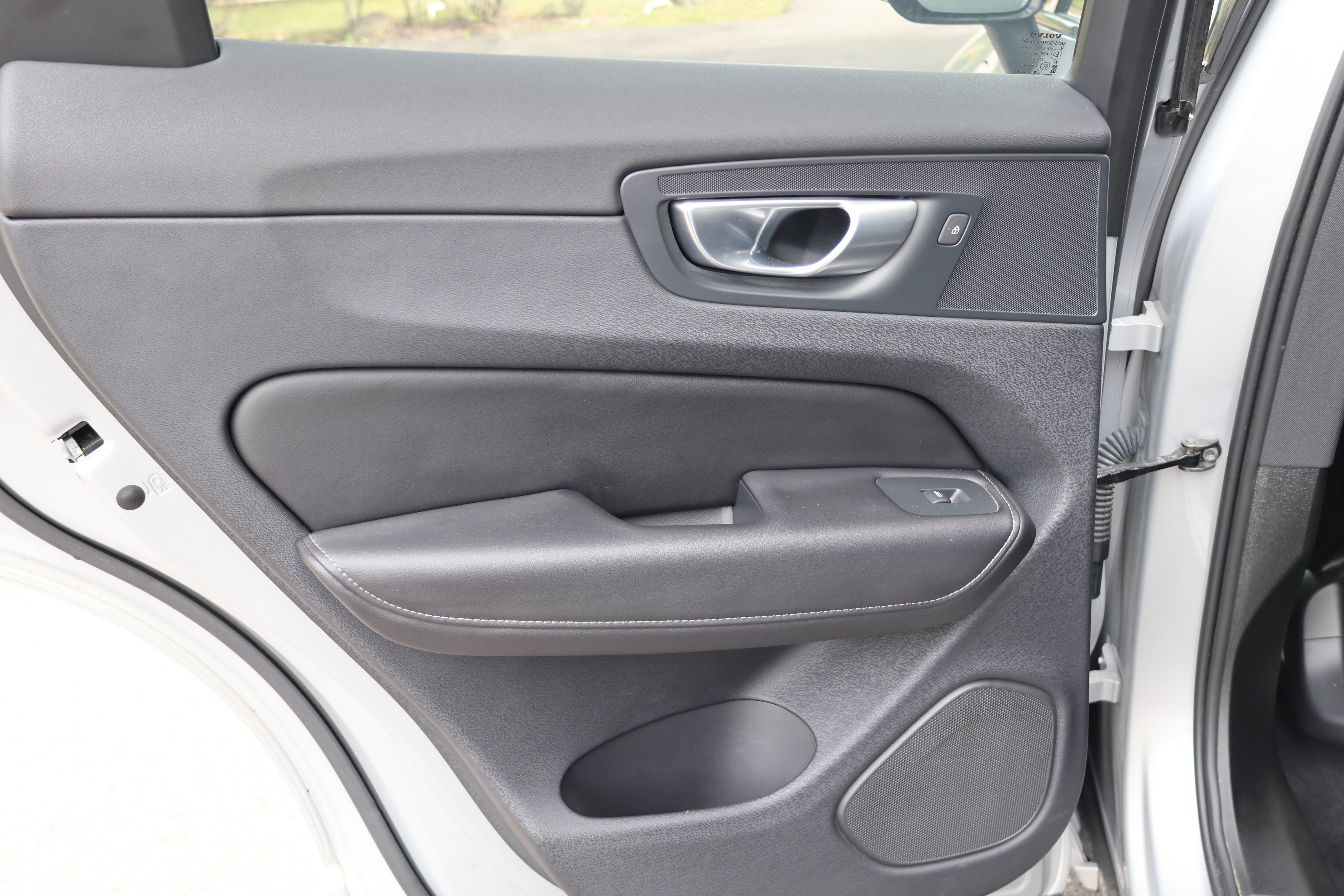 Used 2024 Volvo XC60 T8 Ultimate AWD/4WD image 15