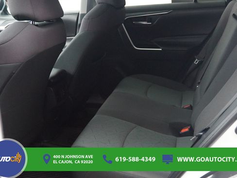Used 2023 Toyota RAV4 XLE FWD image 14