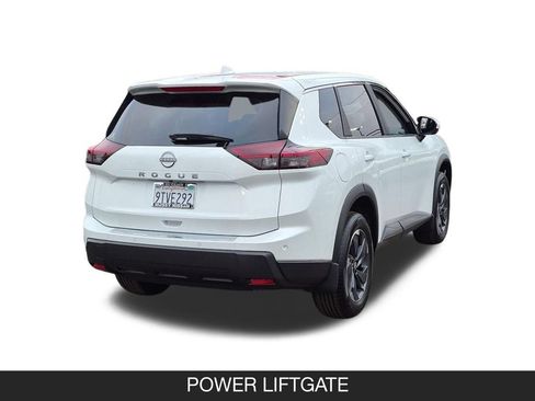 Certified 2026 Nissan Rogue SV FWD image 8