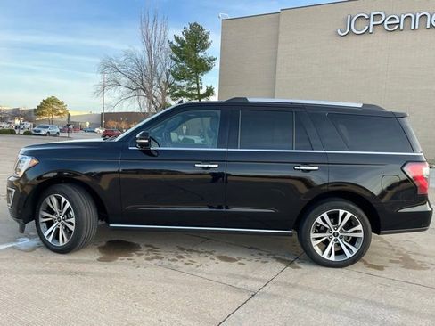 Used 2023 Ford Expedition Limited image 3