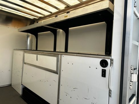 Used 2024 GMC Sierra 3500 Pro w/ Convenience Package image 11