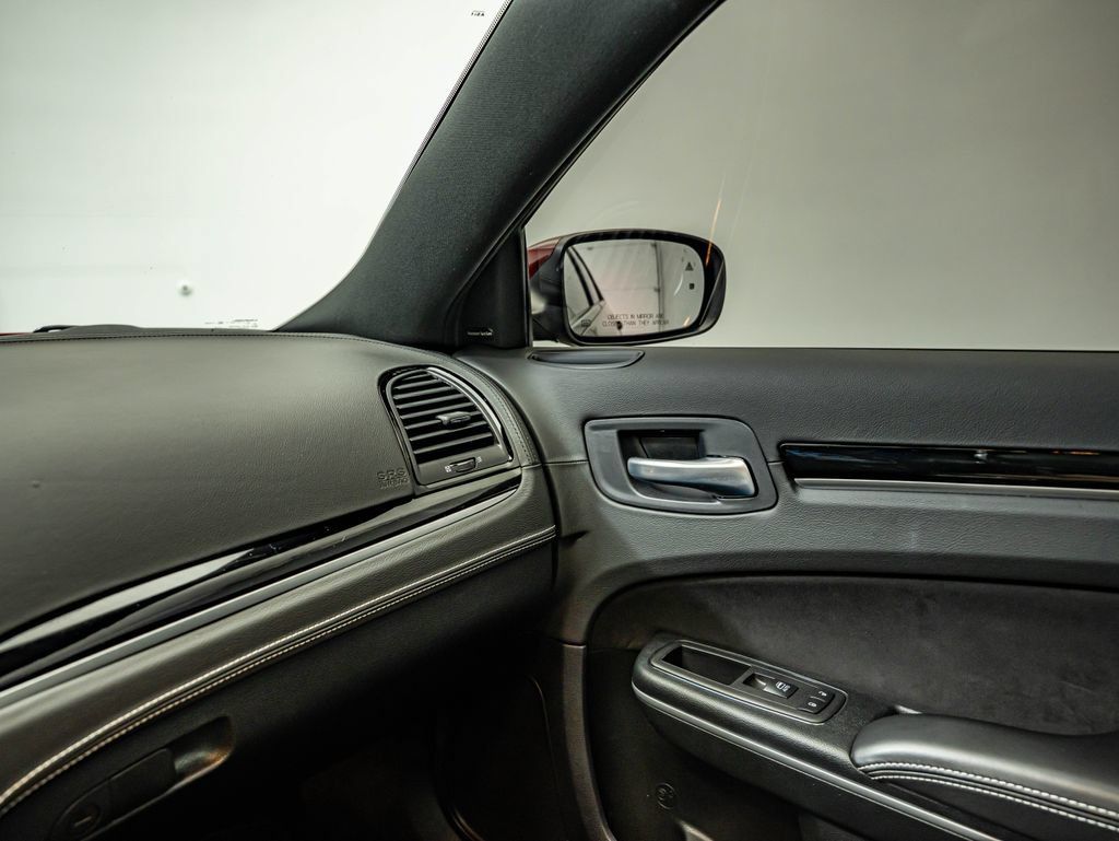 Used 2023 Chrysler 300 C RWD image 38