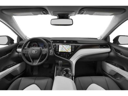 Used 2018 Toyota Camry XLE FWD image 8
