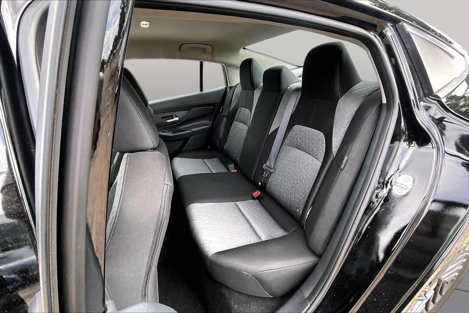 Used 2026 Nissan Sentra SV w/ SV Convenience Package FWD image 20