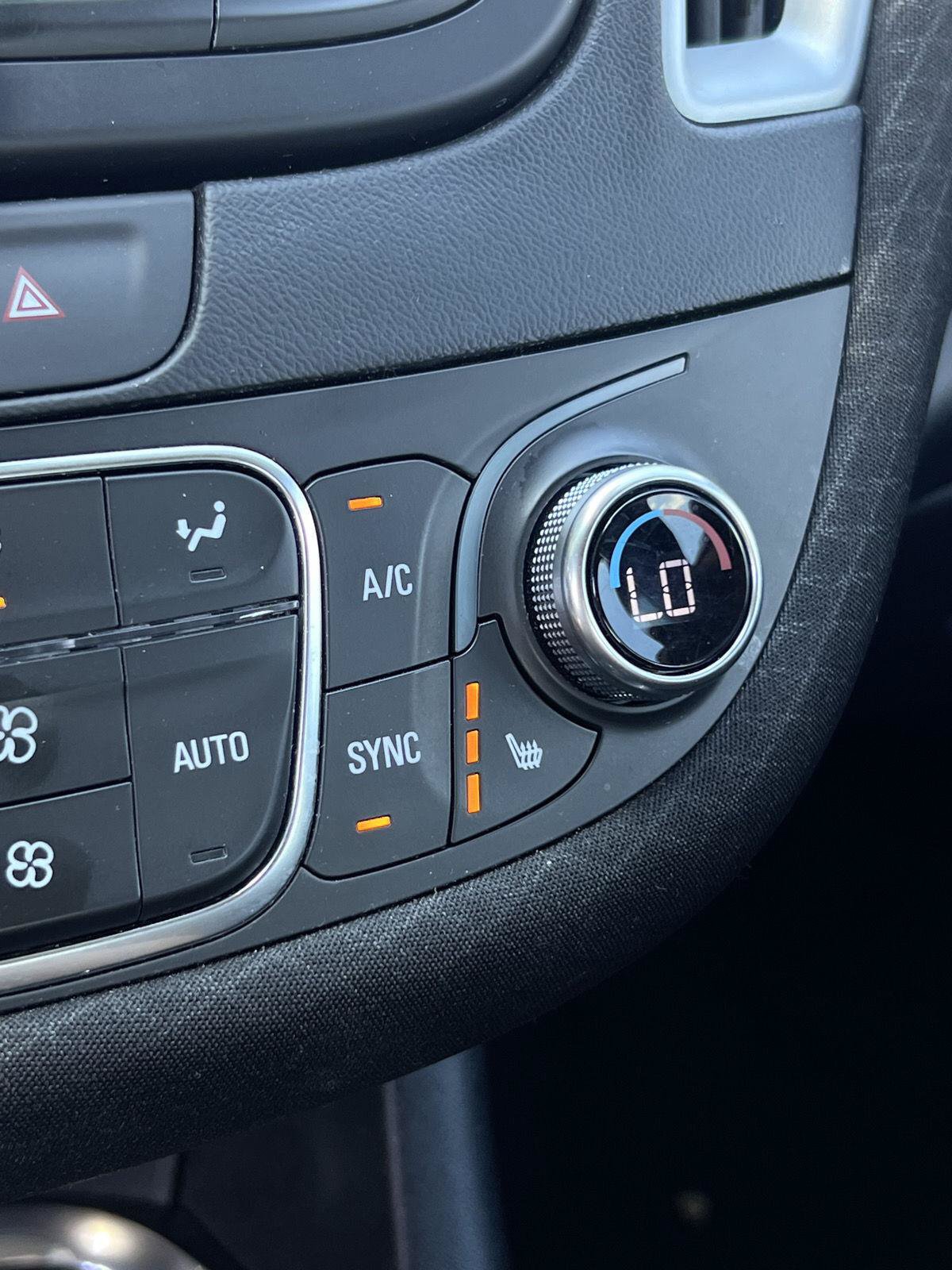 Used 2025 Chevrolet Malibu LT FWD image 10