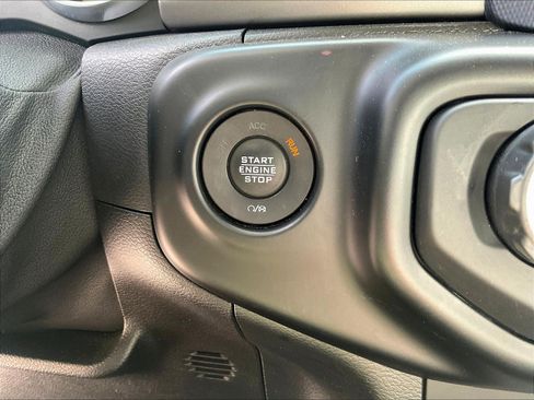 Used 2021 Jeep Gladiator Sport AWD/4WD image 16