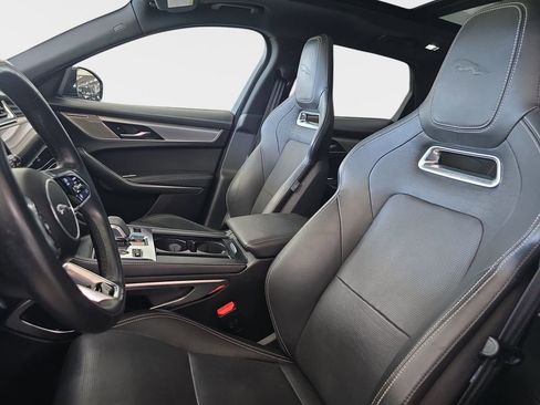 Used 2024 Jaguar F-PACE R-Dynamic S image 17