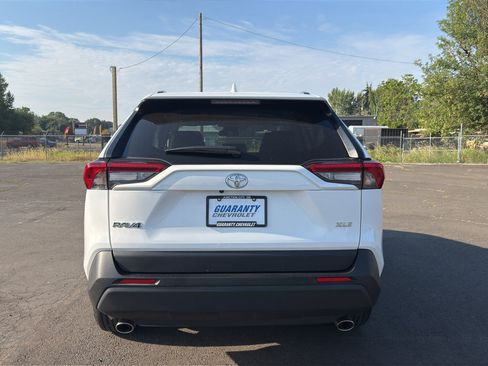 Used 2025 Toyota RAV4 XLE FWD image 25