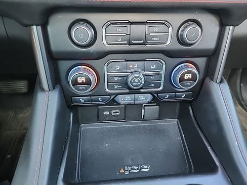 Used 2022 Chevrolet Tahoe RST w/ Luxury Package AWD/4WD image 30