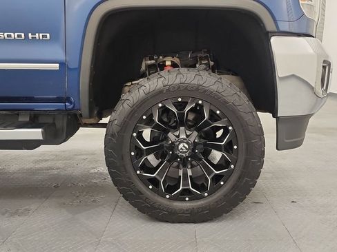 Used 2019 GMC Sierra 2500 SLT w/ Duramax Plus Package AWD/4WD image 20