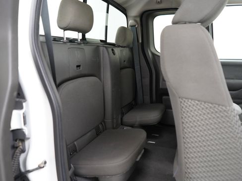 Used 2019 Nissan Frontier SV AWD/4WD image 12