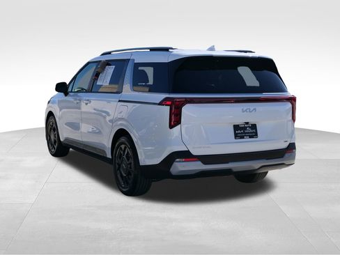 Used 2026 Kia Carnival EX image 6