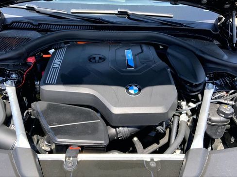 Used 2023 BMW 530e xDrive AWD/4WD image 32