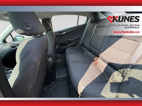 Used 2019 Chevrolet Cruze LT w/ LT True North Edition FWD image 33