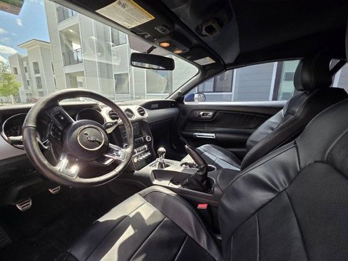 Used 2015 Ford Mustang Premium RWD image 31