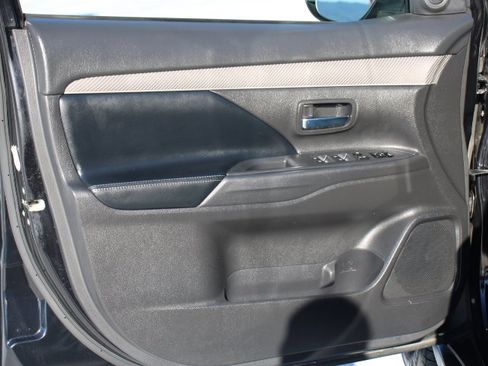 Used 2019 Mitsubishi Outlander SEL image 10