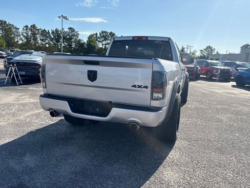 Used 2019 RAM 1500 Express w/ Express Value Package AWD/4WD image 4