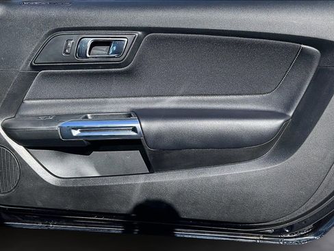 Used 2021 Ford Mustang Coupe image 27