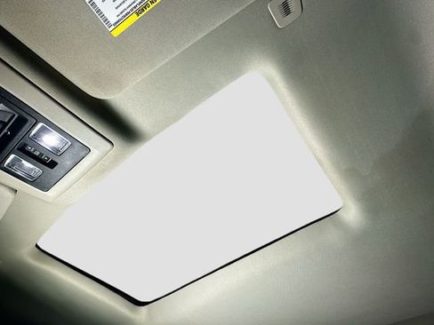 Used 2018 RAM 3500 Laramie Longhorn image 24