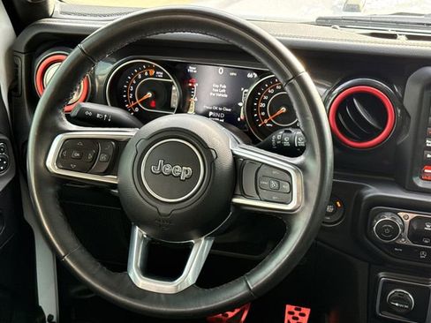 Used 2022 Jeep Wrangler Unlimited Sahara AWD/4WD image 13
