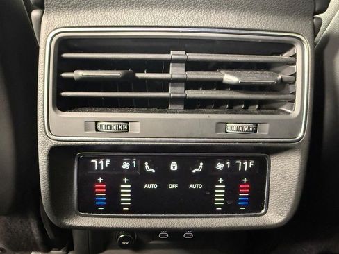 Used 2023 Audi Q8 Premium Plus image 15