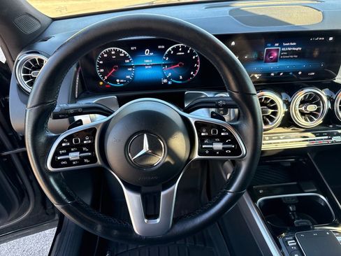 Used 2022 Mercedes-Benz GLB 250 image 14
