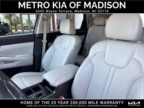 Used 2023 Kia Sorento EX AWD/4WD image 16