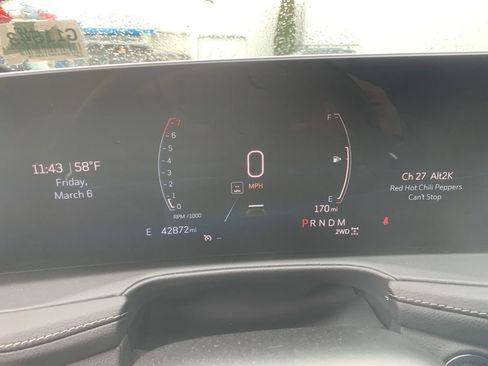 Used 2024 Cadillac XT4 Premium Luxury image 19