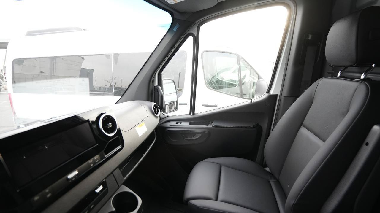 New 2026 Mercedes-Benz Sprinter 2500 image 12