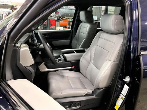 Used 2025 Toyota Tundra Limited image 8