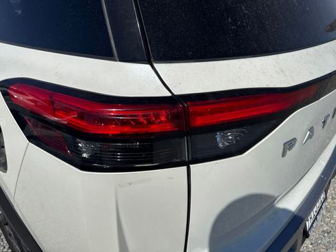 Used 2022 Nissan Pathfinder SL w/ SL Premium Package FWD image 10