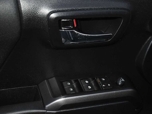 Used 2019 Toyota Tacoma TRD Sport image 23