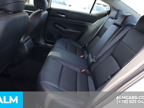 Used 2025 Nissan Altima 2.5 SR FWD image 17
