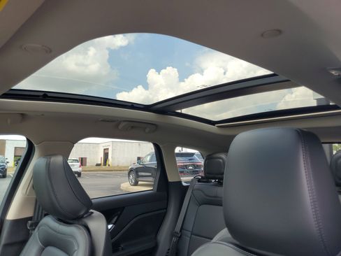 New 2025 Lincoln Corsair Reserve image 11