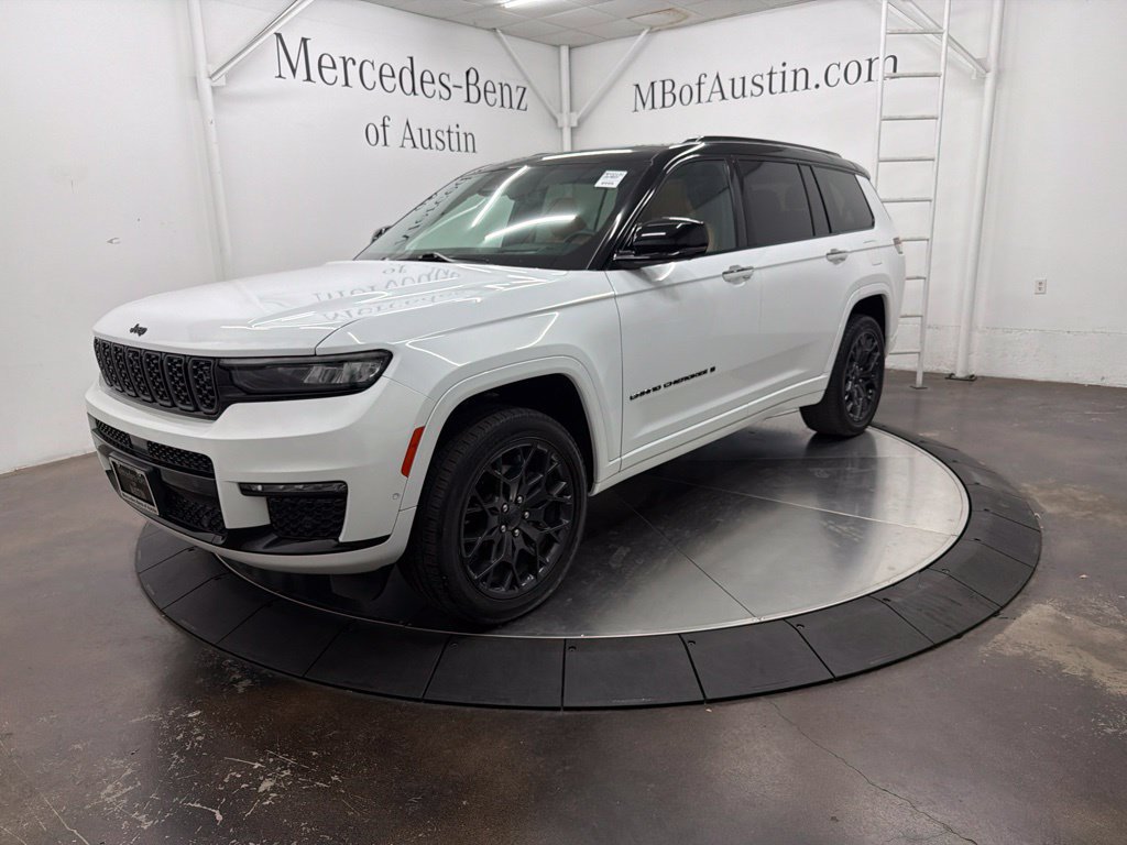 Used 2023 Jeep Grand Cherokee L Summit w/ Advanced Protech Group IV AWD/4WD image 3